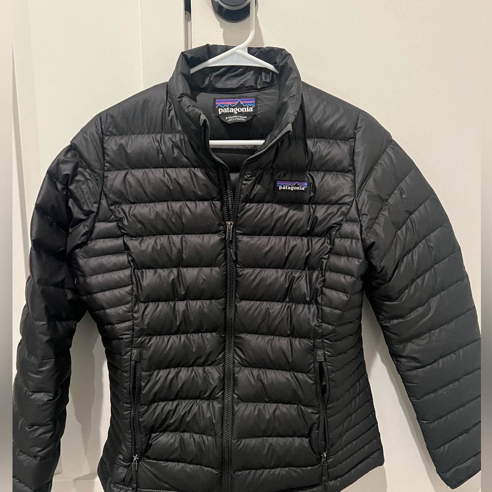 Womens Patagonia womens small black down coat